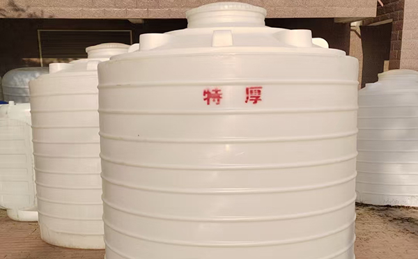 特厚拉萨塑料桶批量交付实录：强化结构应对严苛储运环境